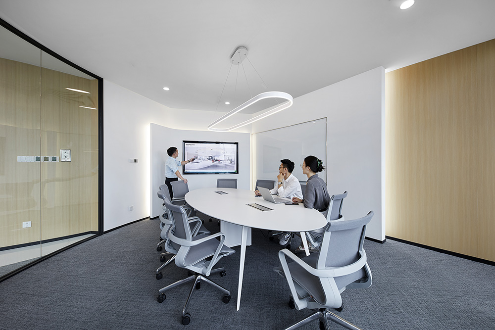 上海凤凰网新媒体传媒公司办公室装修设计案例(图7) 上海凤凰网新媒体传媒公司办公室装修设计案例(图7)