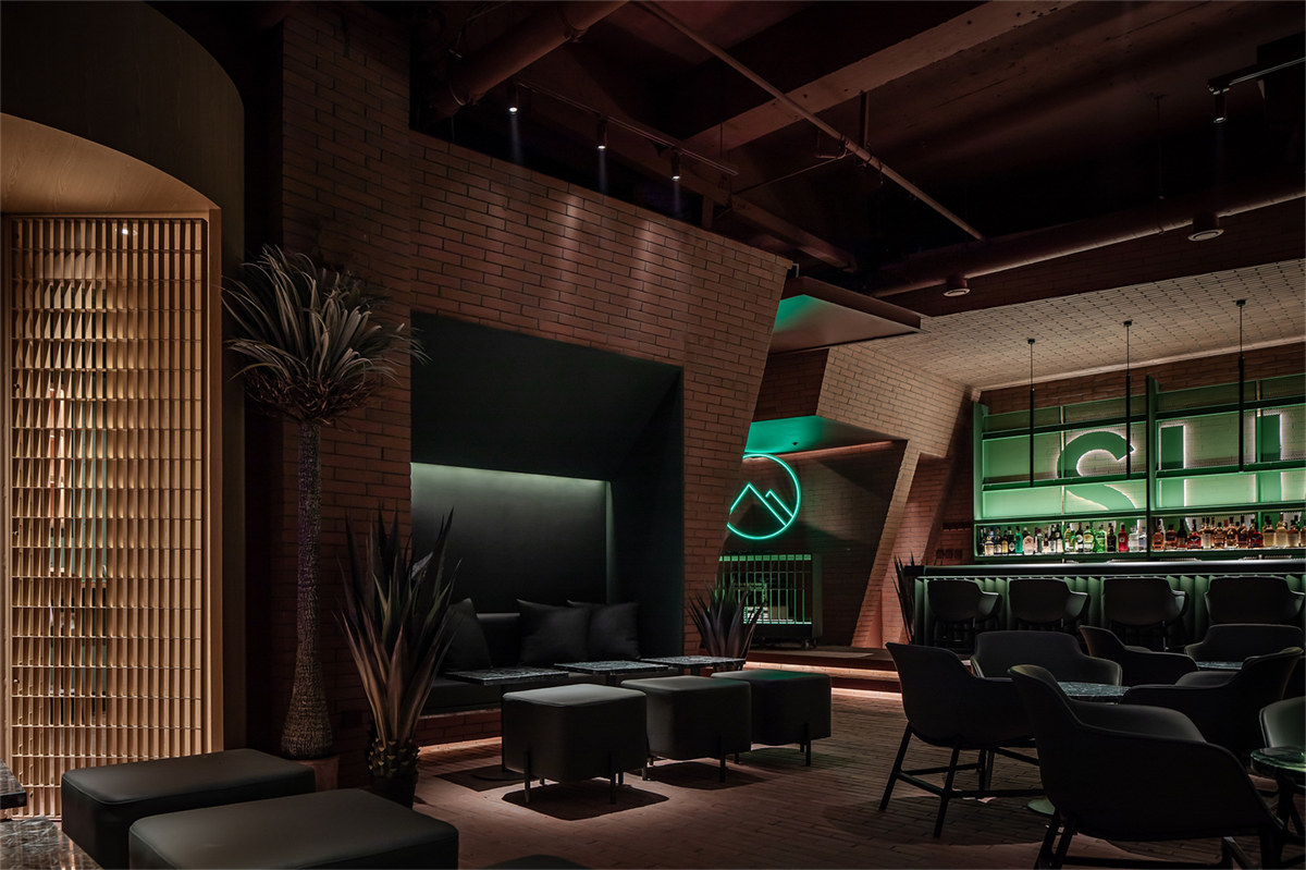 精品咖啡与酒吧的复合型餐饮空间设计案例(图3) 精品咖啡与酒吧的复合型餐饮空间设计案例(图3)