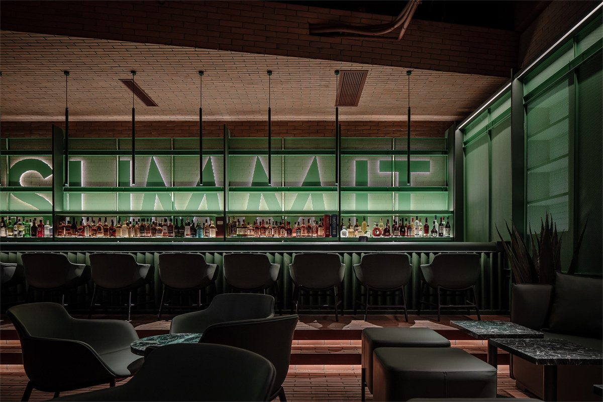 精品咖啡与酒吧的复合型餐饮空间设计案例(图5) 精品咖啡与酒吧的复合型餐饮空间设计案例(图5)