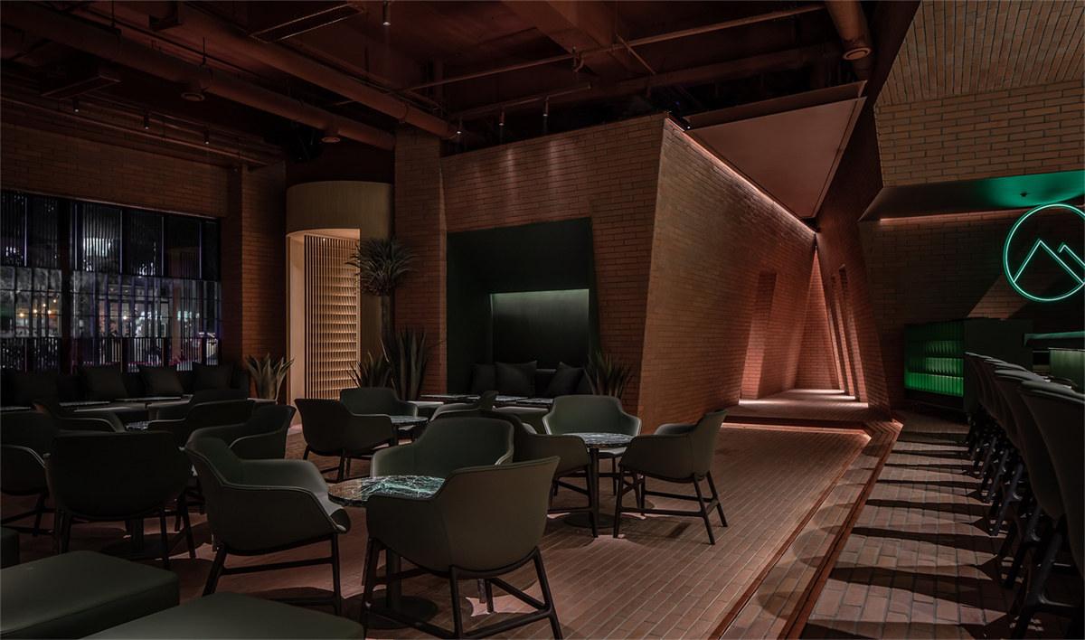 精品咖啡与酒吧的复合型餐饮空间设计案例(图6) 精品咖啡与酒吧的复合型餐饮空间设计案例(图6)