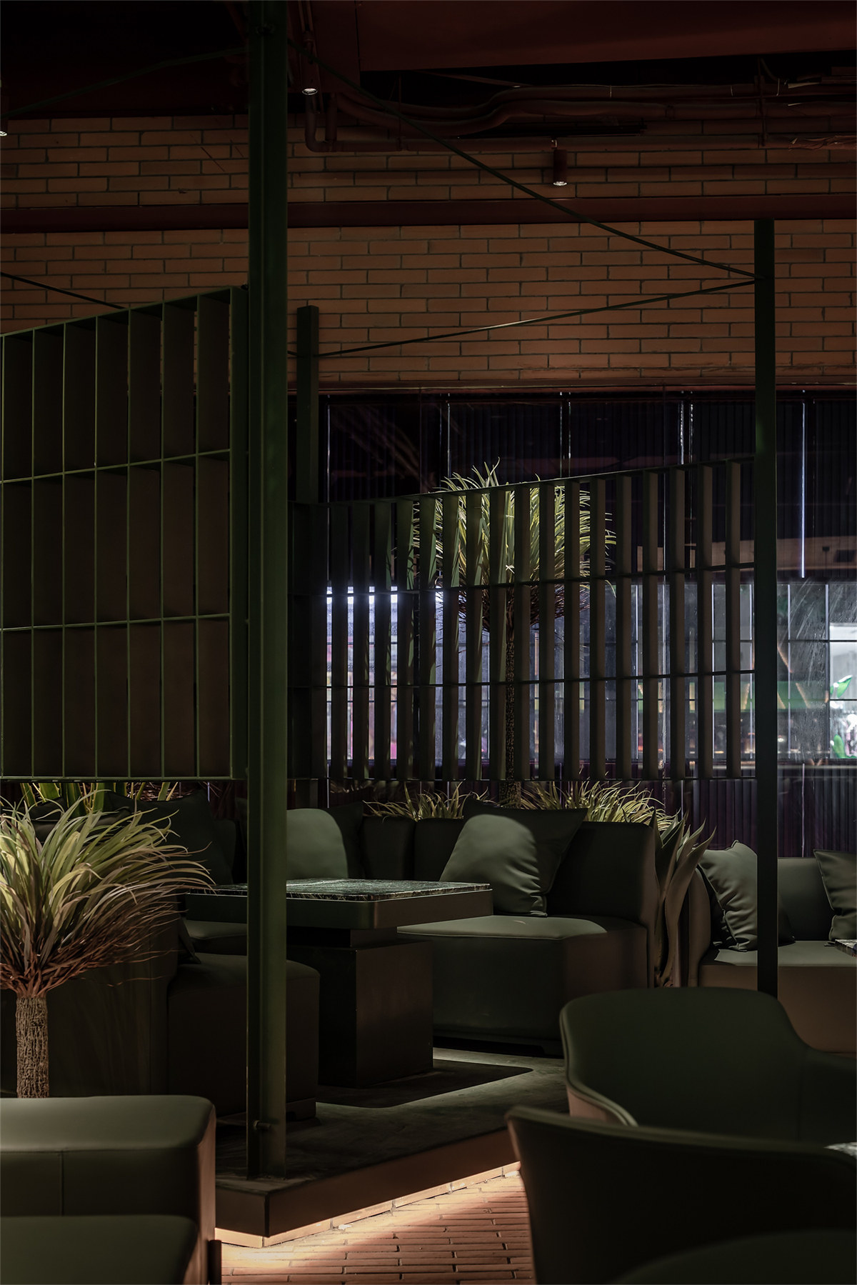 精品咖啡与酒吧的复合型餐饮空间设计案例(图8) 223802_62bf06ca0106b58008.jpg