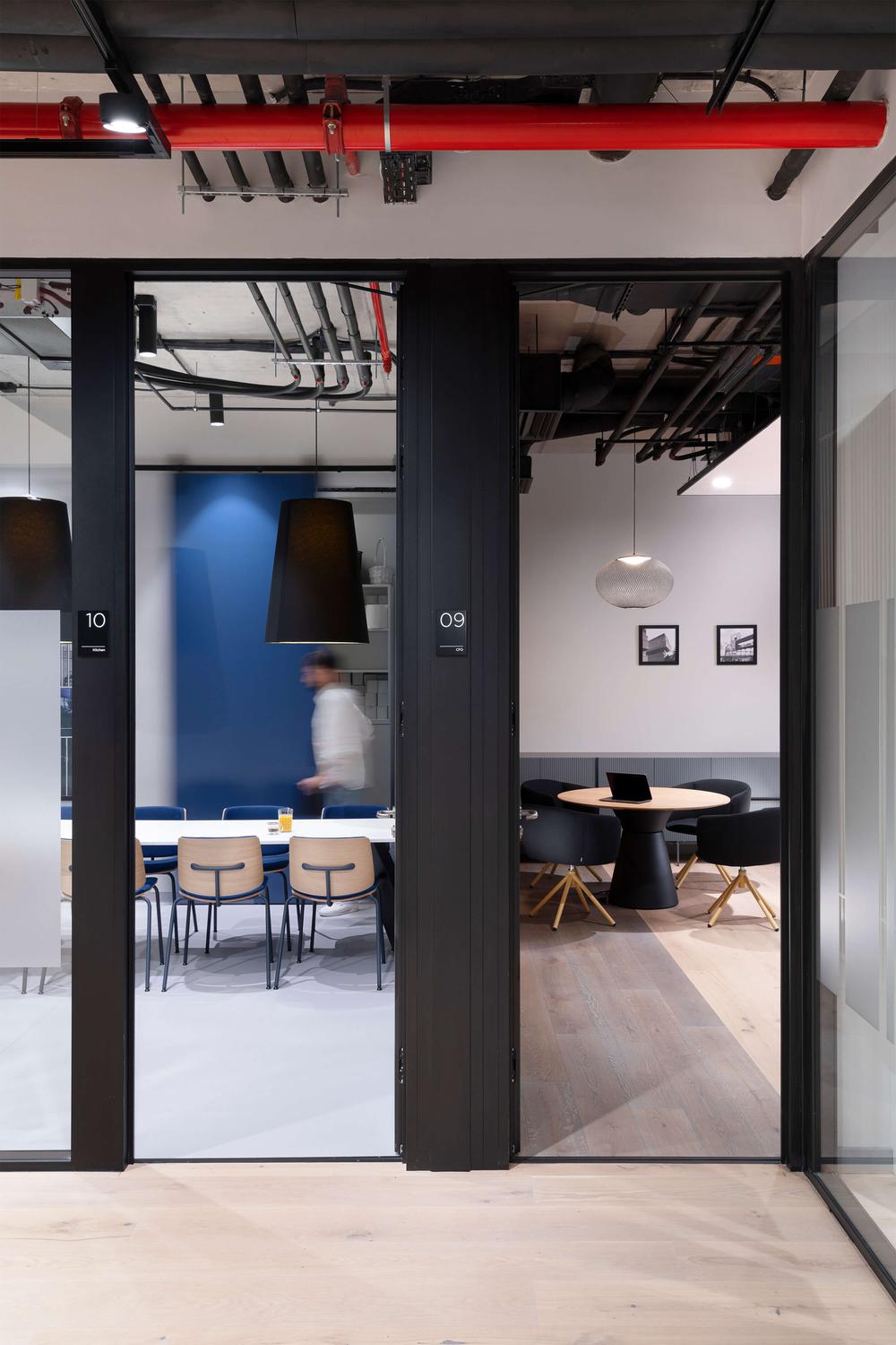 简约大气的建筑工程公司办公室装修设计案例(图10) 简约大气的建筑工程公司办公室装修设计案例(图10)