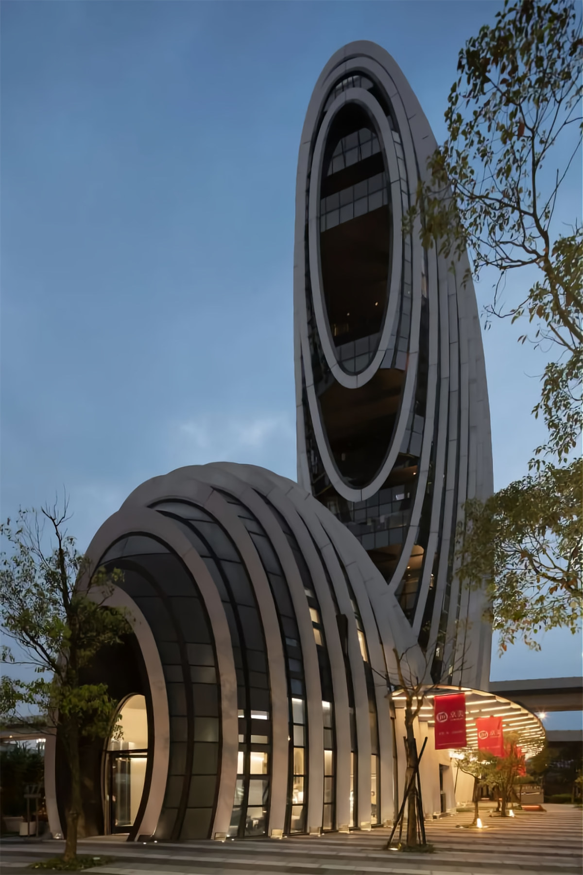 专业设计公司灵动科技办公室装修设计案例(图1) 专业设计公司灵动科技办公室装修设计案例(图1)