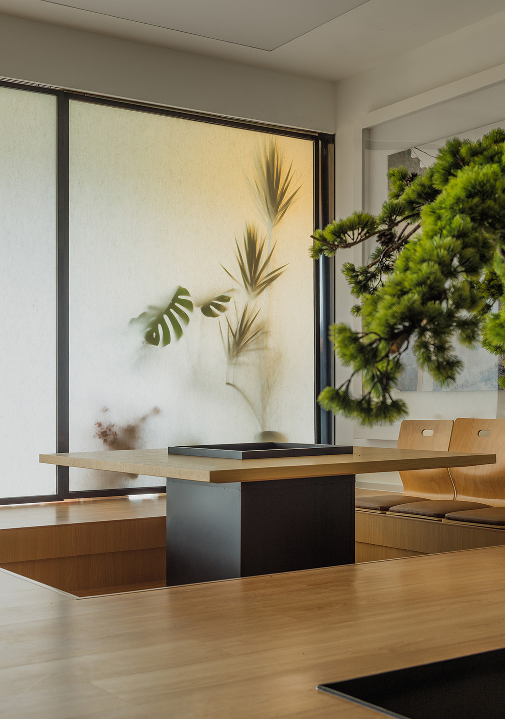 郑州办公室装修推荐红鹤集团办公室设计案例(图4) 郑州办公室装修推荐红鹤集团办公室设计案例(图4)