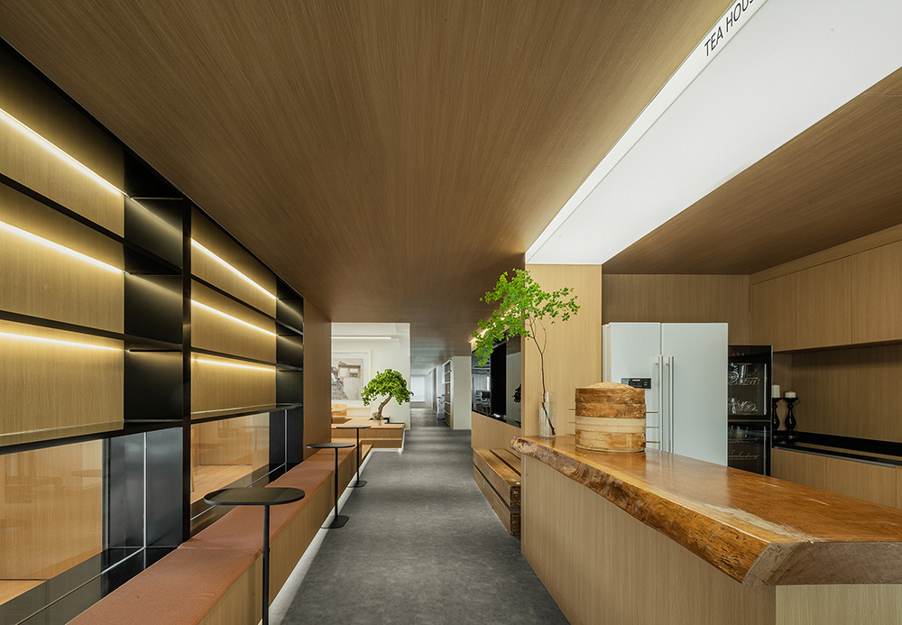 郑州办公室装修推荐红鹤集团办公室设计案例(图9) 郑州办公室装修推荐红鹤集团办公室设计案例(图9)