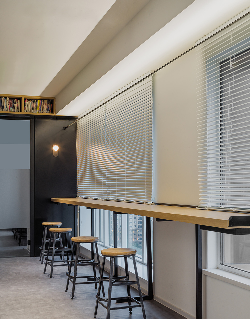 郑州办公室装修推荐红鹤集团办公室设计案例(图10) 郑州办公室装修推荐红鹤集团办公室设计案例(图10)