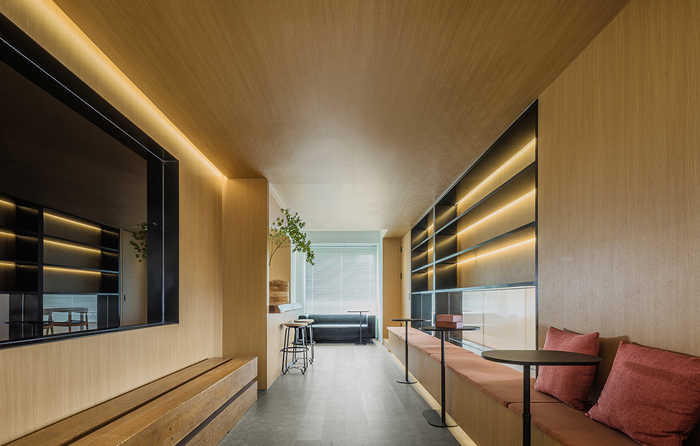 郑州办公室装修推荐红鹤集团办公室设计案例(图11) 郑州办公室装修推荐红鹤集团办公室设计案例(图11)