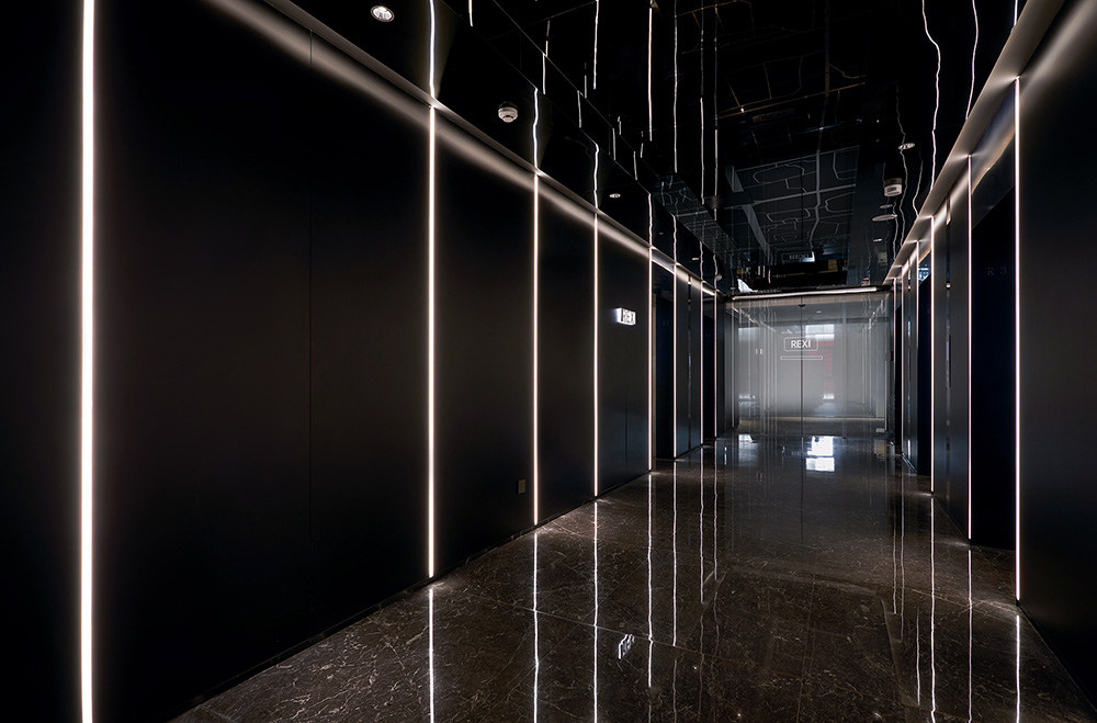 青岛睿玺工业制造企业总部办公室装修设计(图2) 青岛睿玺工业制造企业总部办公室装修设计(图2)