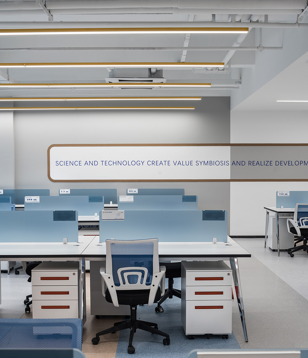 1万平华天科技集团办公室装修设计方案(图10) 1万平华天科技集团办公室装修设计方案(图10)