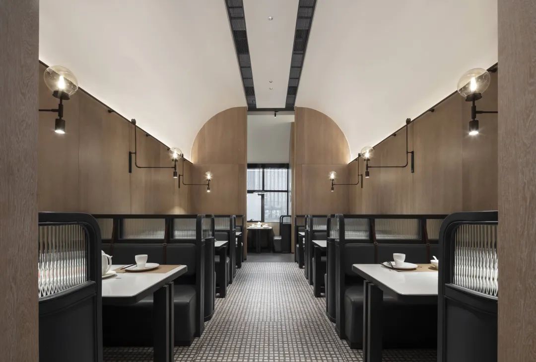 郑州餐饮设计推荐79号渔船连锁海鲜餐厅装修案例(图1) 郑州餐饮设计推荐79号渔船连锁海鲜餐厅装修案例(图1)