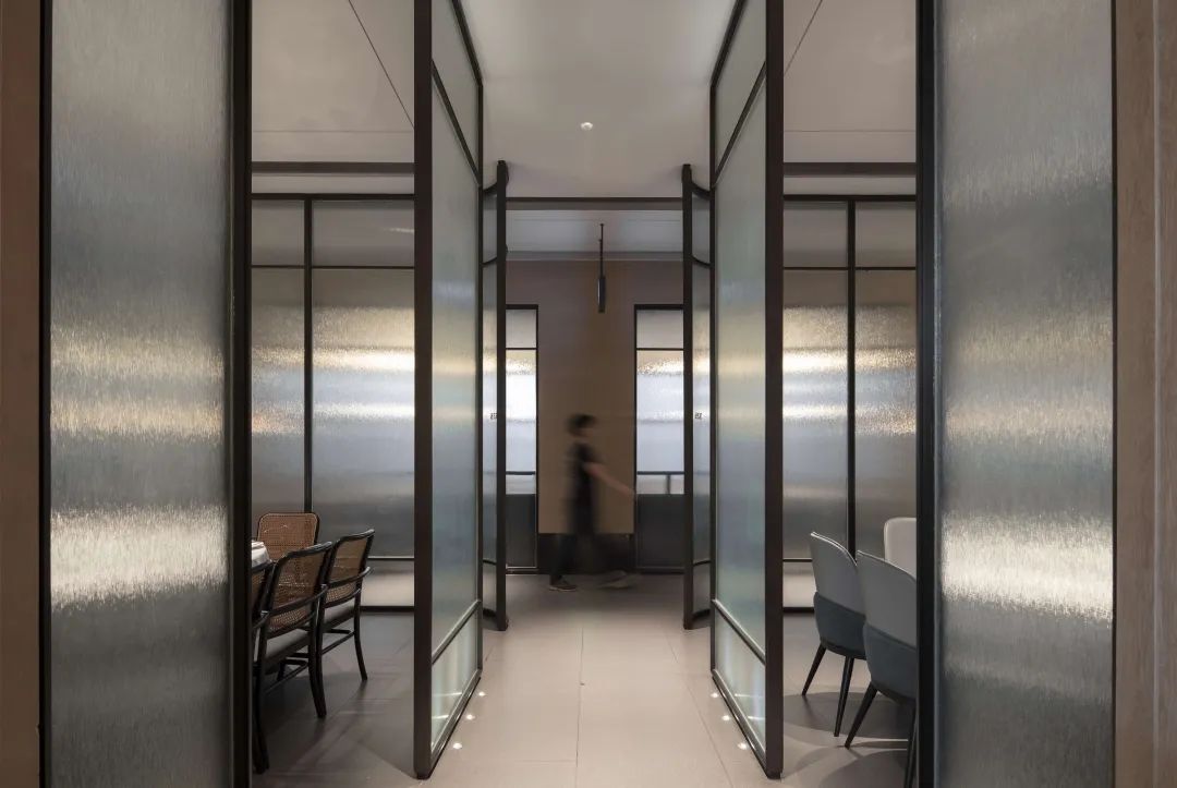 郑州餐饮设计推荐79号渔船连锁海鲜餐厅装修案例(图6) 郑州餐饮设计推荐79号渔船连锁海鲜餐厅装修案例(图6)