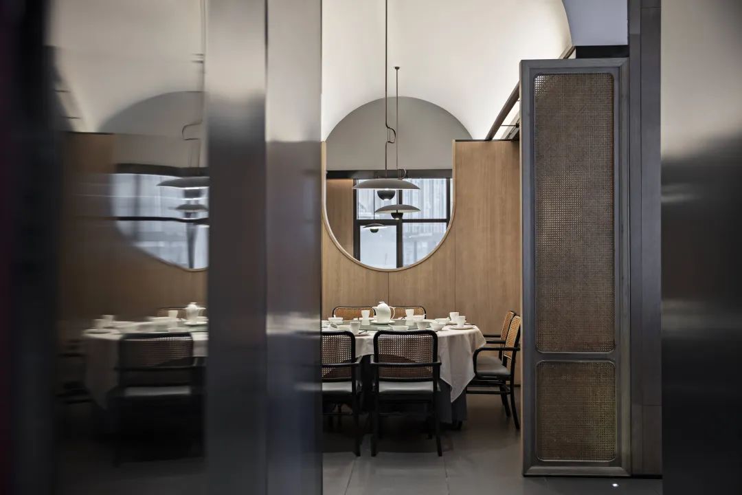 郑州餐饮设计推荐79号渔船连锁海鲜餐厅装修案例(图4) 郑州餐饮设计推荐79号渔船连锁海鲜餐厅装修案例(图4)