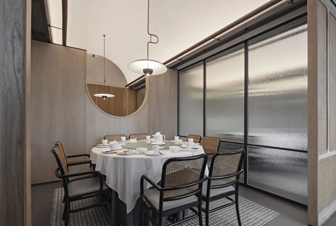 郑州餐饮设计推荐79号渔船连锁海鲜餐厅装修案例(图7) 郑州餐饮设计推荐79号渔船连锁海鲜餐厅装修案例(图7)