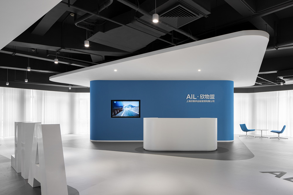 极简工业风智慧物流公司办公室装修设计案例(图1) 极简工业风智慧物流公司办公室装修设计案例(图1)