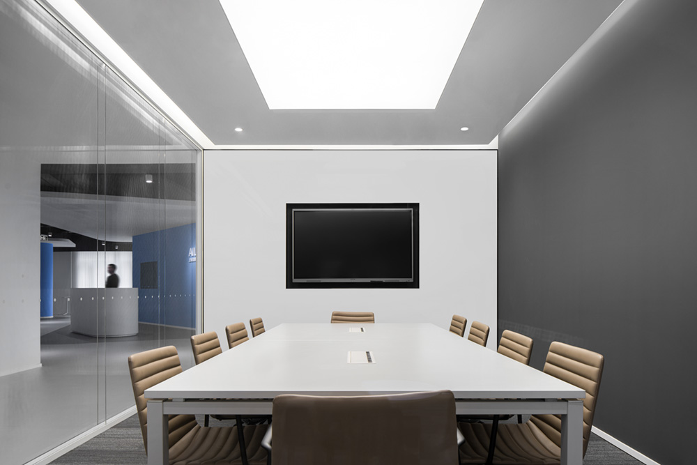 极简工业风智慧物流公司办公室装修设计案例(图9) 极简工业风智慧物流公司办公室装修设计案例(图9)