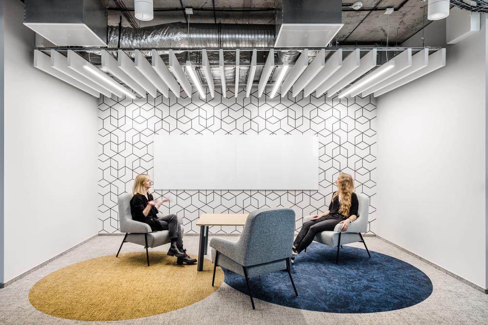 简约北欧风家居护理公司办公室装修设计案例(图6) 简约北欧风家居护理公司办公室装修设计案例(图6)