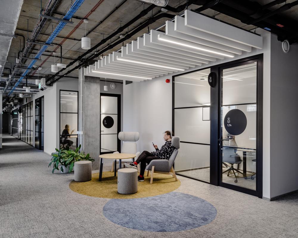 简约北欧风家居护理公司办公室装修设计案例(图9) 简约北欧风家居护理公司办公室装修设计案例(图9)