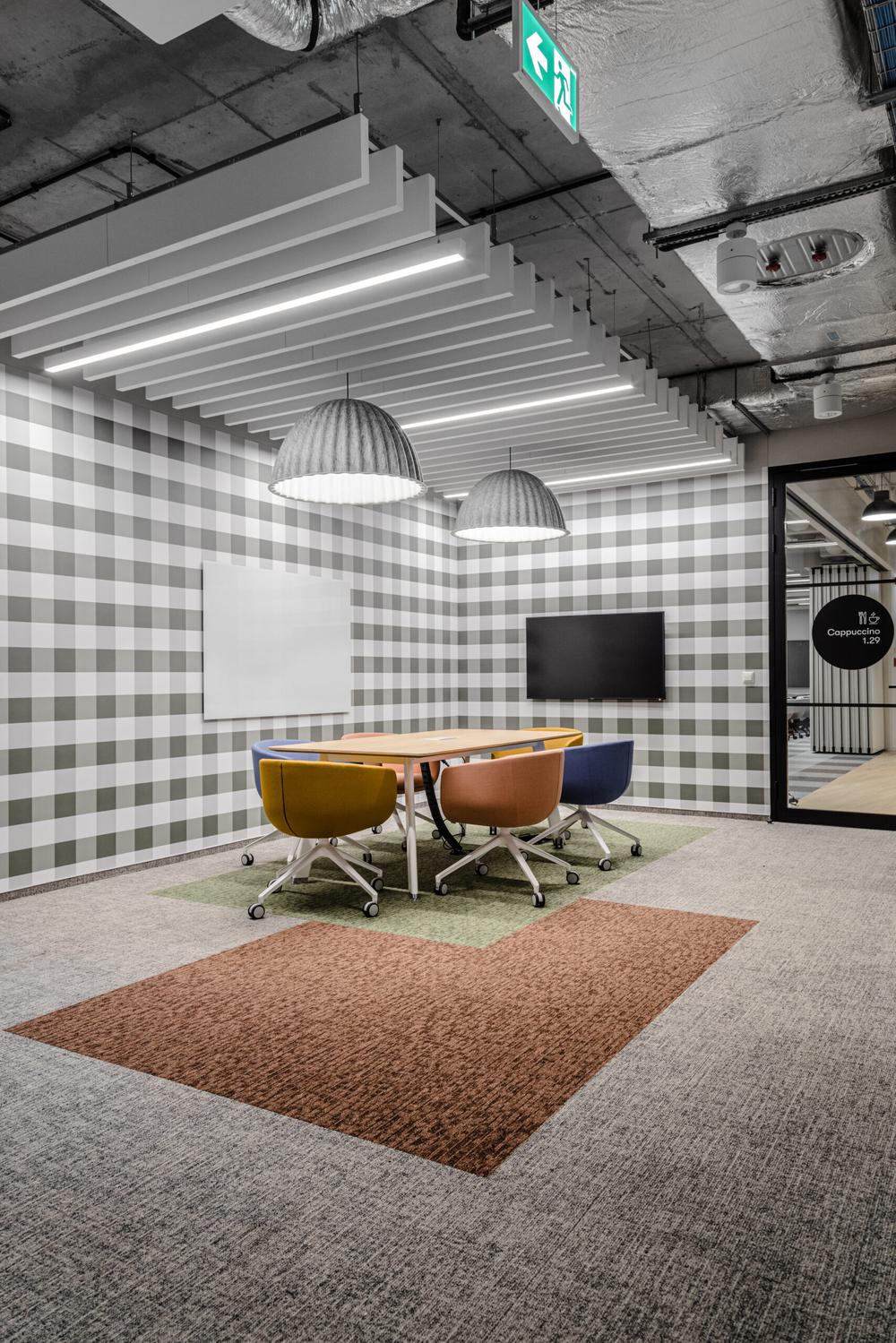 简约北欧风家居护理公司办公室装修设计案例(图10) 简约北欧风家居护理公司办公室装修设计案例(图10)