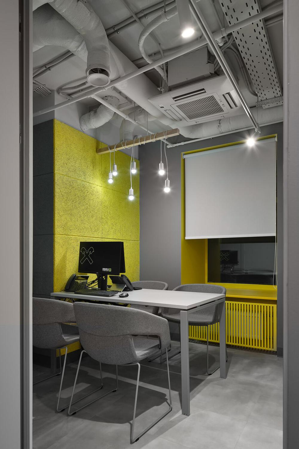 时尚灵动的Raiffeisen银行办公室装修设计方案(图15) 时尚灵动的Raiffeisen银行办公室装修设计方案(图15)