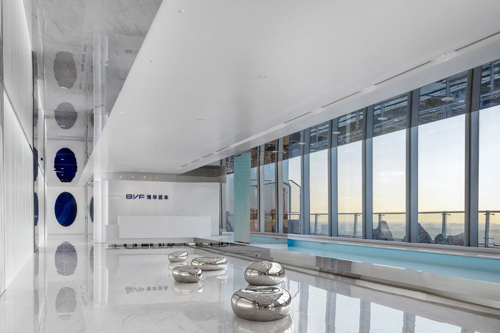 1800平开阔明亮的金融公司办公室装修设计方案(图1) 1800平开阔明亮的金融公司办公室装修设计方案(图1)