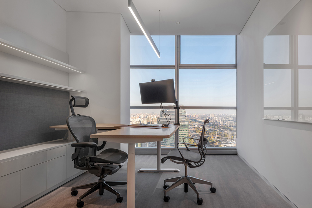 1800平开阔明亮的金融公司办公室装修设计方案(图4) 1800平开阔明亮的金融公司办公室装修设计方案(图4)