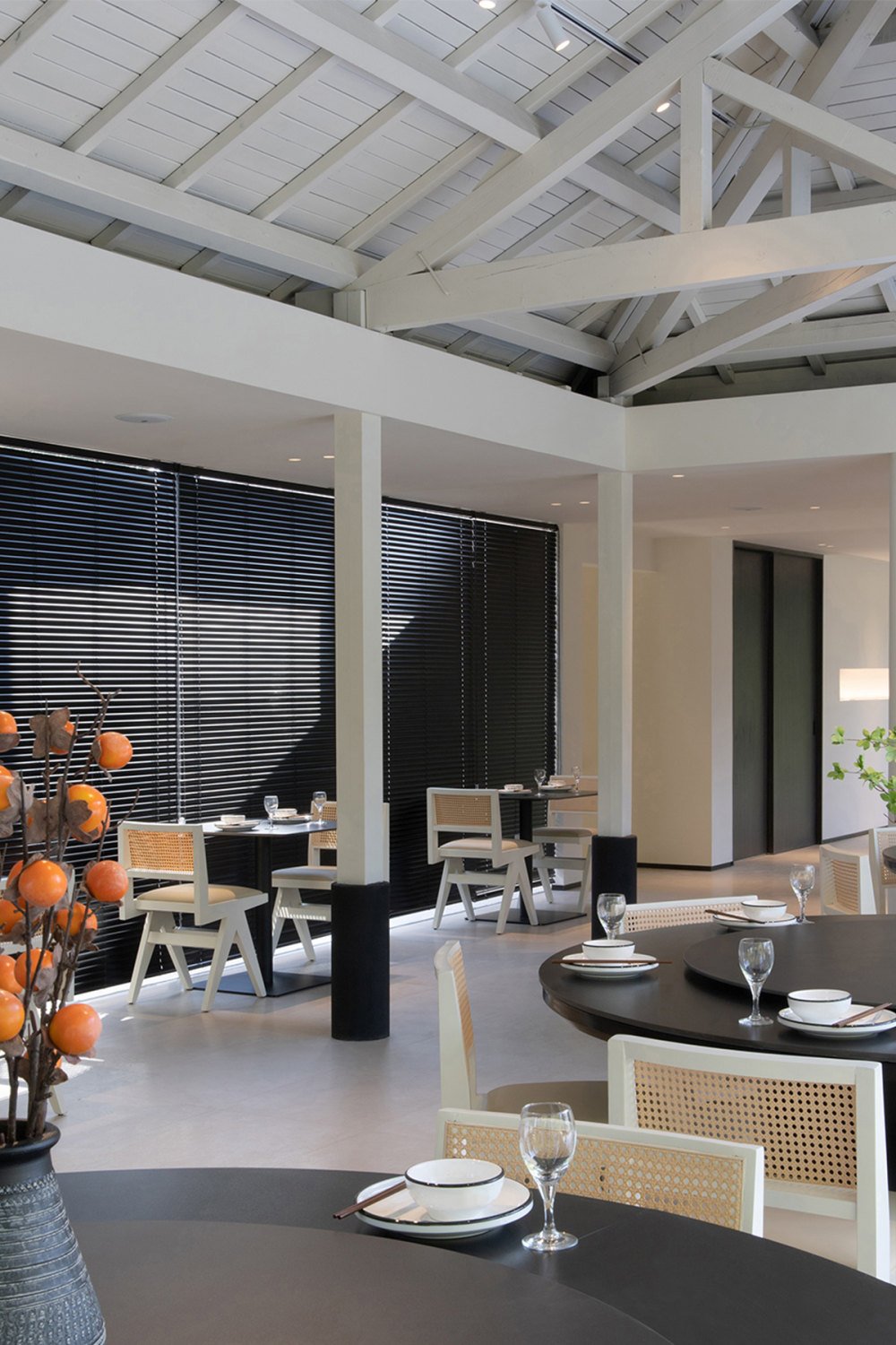 入云餐厅设计 20年餐饮老店翻新改造设计案例(图2) 入云餐厅设计 20年餐饮老店翻新改造设计案例(图2)