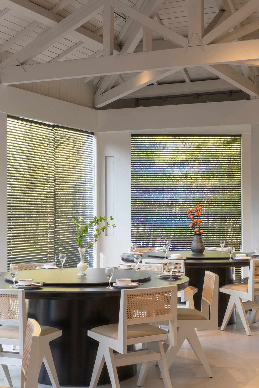 入云餐厅设计 20年餐饮老店翻新改造设计案例(图3) 入云餐厅设计 20年餐饮老店翻新改造设计案例(图3)