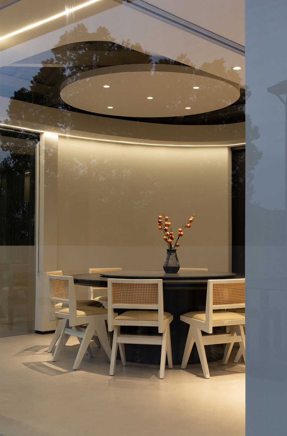 入云餐厅设计 20年餐饮老店翻新改造设计案例(图6) 入云餐厅设计 20年餐饮老店翻新改造设计案例(图6)