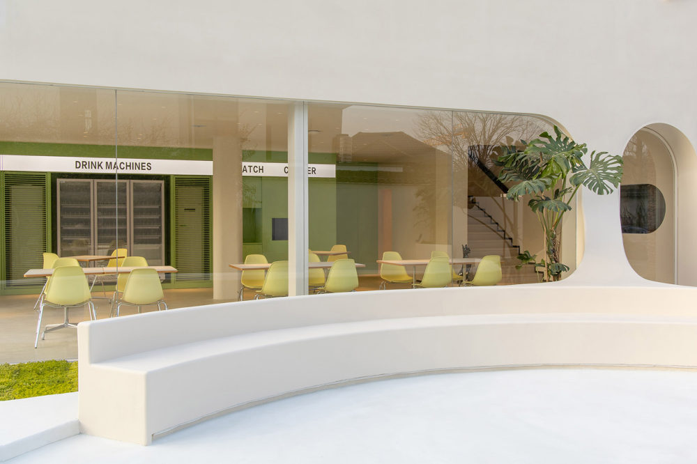 入云餐厅设计 20年餐饮老店翻新改造设计案例(图8) 入云餐厅设计 20年餐饮老店翻新改造设计案例(图8)