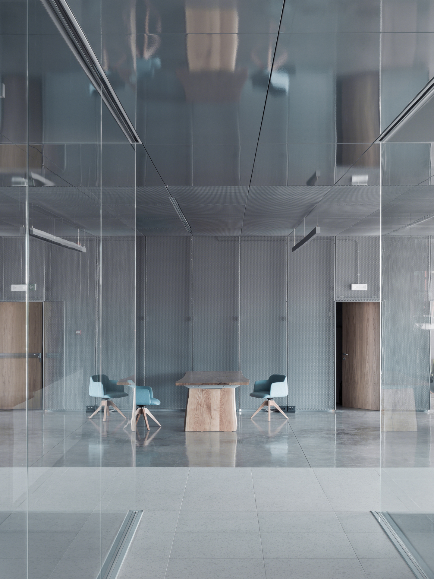 大气明亮的国外医药公司办公室装修设计方案(图8) 大气明亮的国外医药公司办公室装修设计方案(图8)