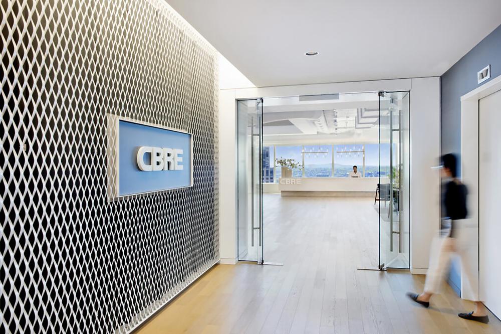 开敞明亮的国外房地产公司办公室装修设计方案(图1) 开敞明亮的国外房地产公司办公室装修设计方案(图1)