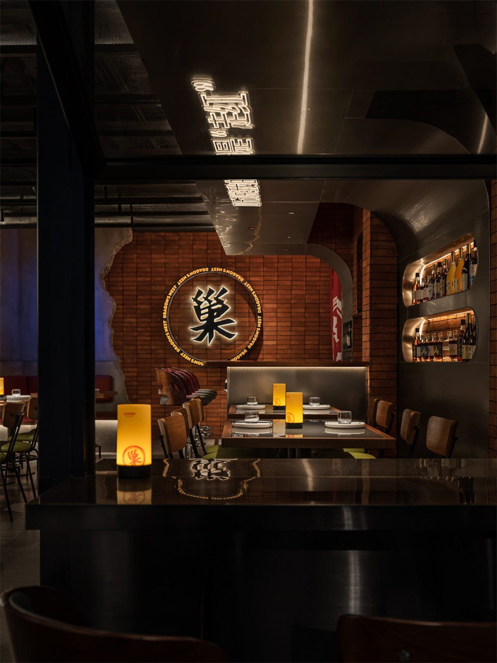 小龙虾+烧烤 龙巢特色餐酒馆装修设计案例(图4) 小龙虾+烧烤 龙巢特色餐酒馆装修设计案例(图4)