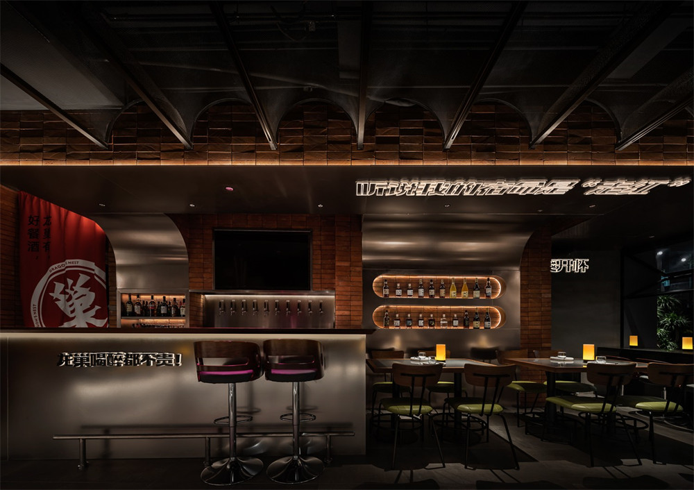 小龙虾+烧烤 龙巢特色餐酒馆装修设计案例(图8) 小龙虾+烧烤 龙巢特色餐酒馆装修设计案例(图8)