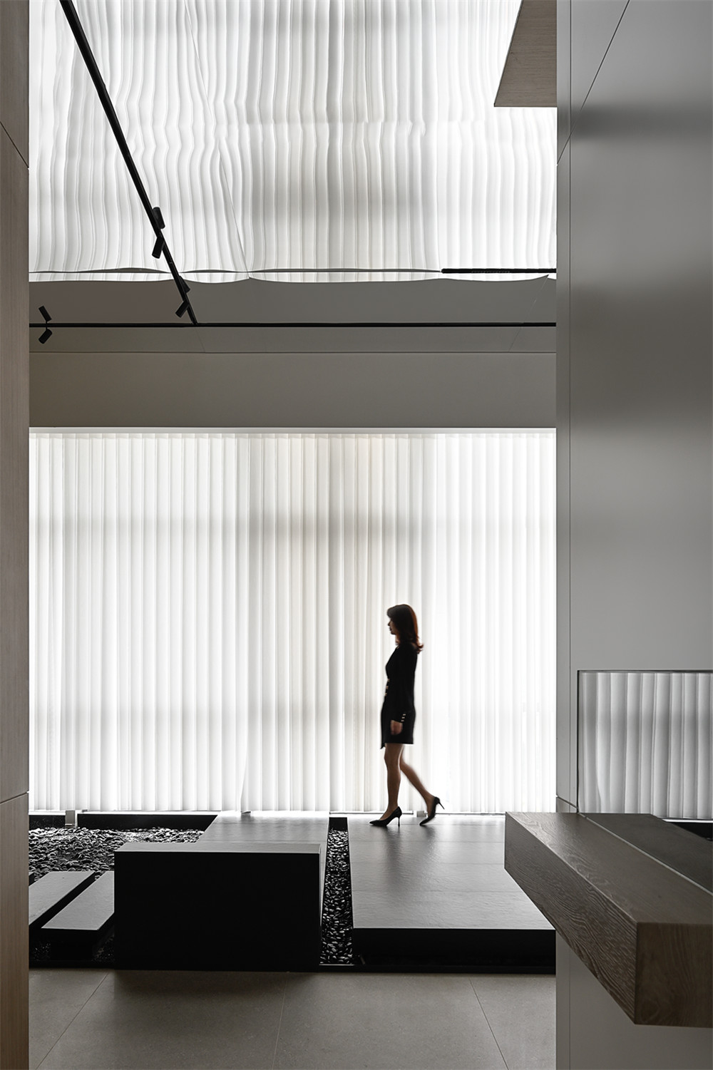 300平极简风富力中心办公室装修设计方案(图3) 300平极简风富力中心办公室装修设计方案(图3)