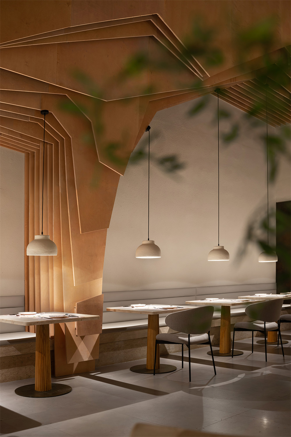 以花为主题的ROIIN用心创意西餐厅装修设计(图9) 以花为主题的ROIIN用心创意西餐厅装修设计(图9)