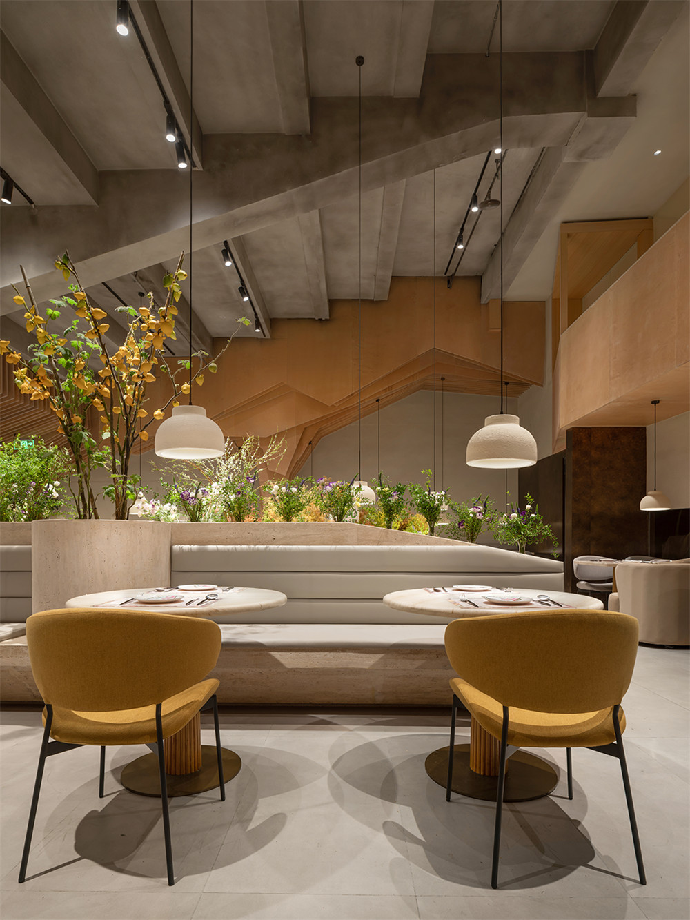 以花为主题的ROIIN用心创意西餐厅装修设计(图10) 以花为主题的ROIIN用心创意西餐厅装修设计(图10)