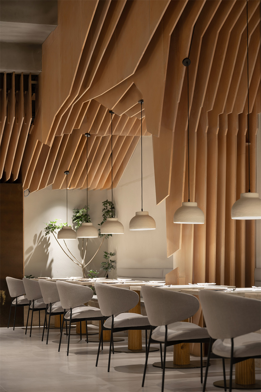 以花为主题的ROIIN用心创意西餐厅装修设计(图12) 以花为主题的ROIIN用心创意西餐厅装修设计(图12)