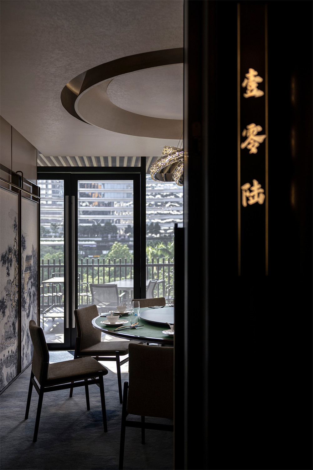 中西合璧南海渔村高端海鲜餐厅装修设计案例(图4) 中西合璧南海渔村高端海鲜餐厅装修设计案例(图4)