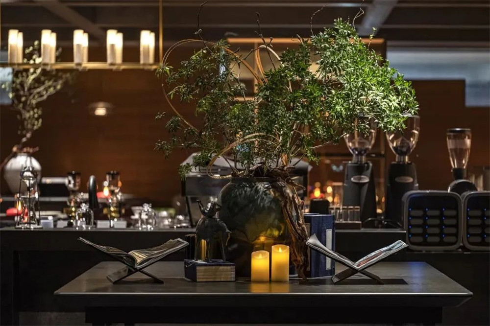 龙吟九品高端商务中餐厅装修设计方案(图2) 龙吟九品高端商务中餐厅装修设计方案(图2)