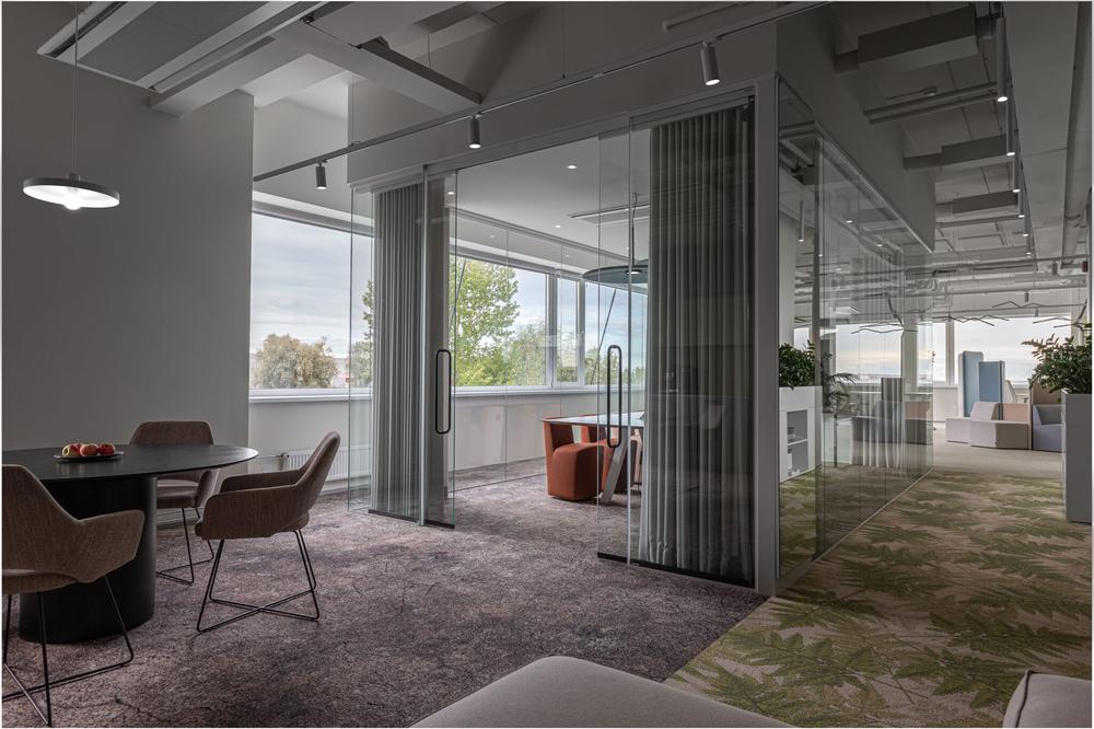 以自然为灵感的家具公司办公室装修设计方案(图7) 以自然为灵感的家具公司办公室装修设计方案(图7)