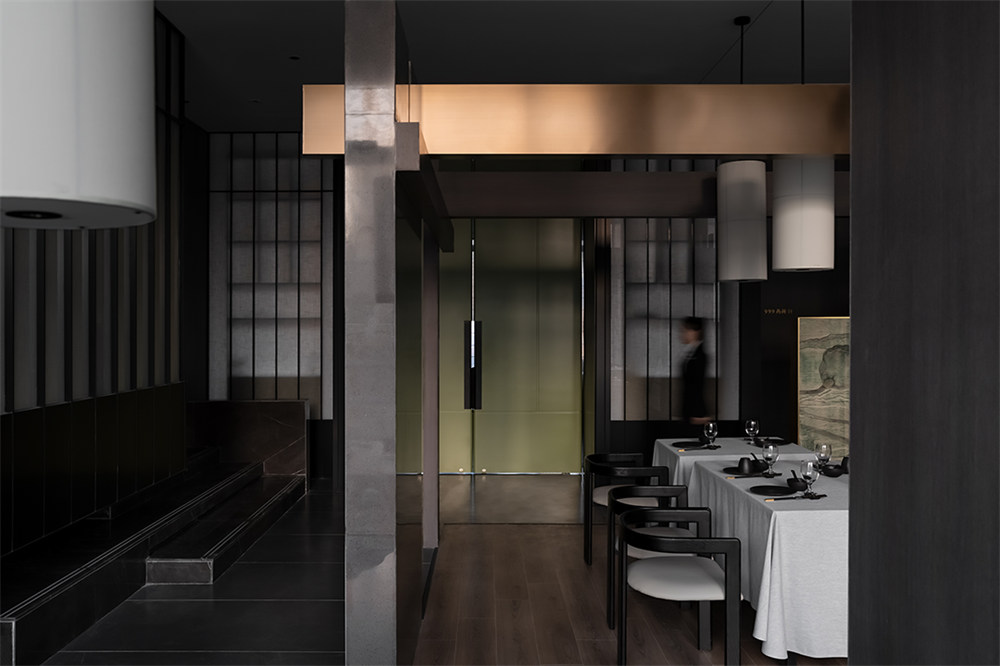 江南文化与东方雅韵结合的汀洲夏宴中餐厅装修设计(图2) 江南文化与东方雅韵结合的汀洲夏宴中餐厅装修设计(图2)