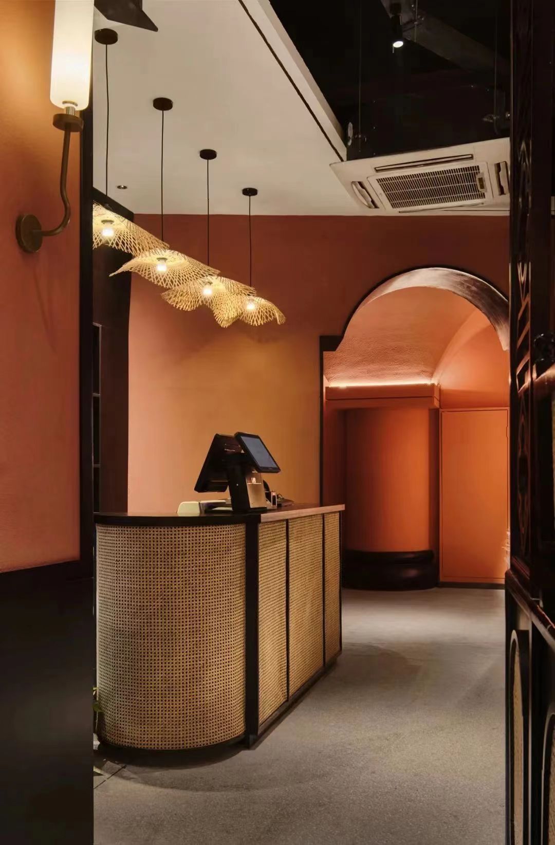 四季鼎辣新中式特色火锅店装修设计方案(图2) 四季鼎辣新中式特色火锅店装修设计方案(图2)