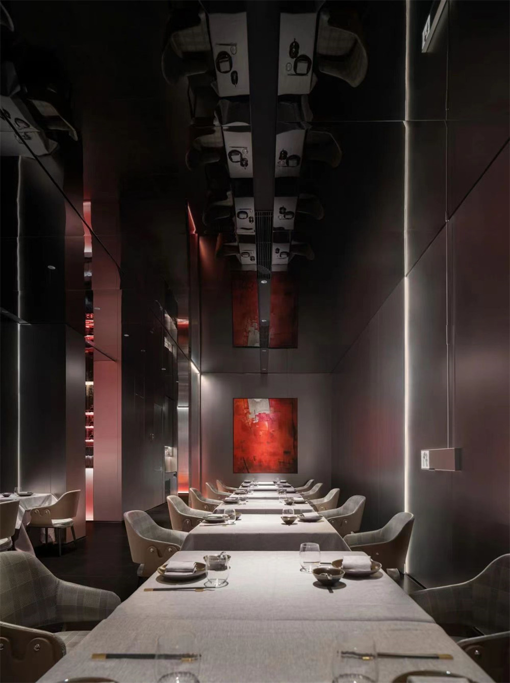 食川非川 特色新式川菜餐厅装修设计案例(图7) 食川非川 特色新式川菜餐厅装修设计案例(图7)