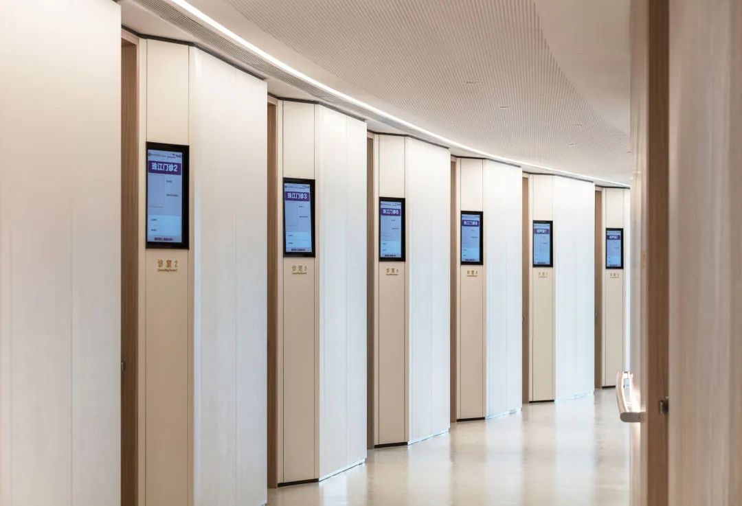 现代简约大气的前海人寿广州总医院门诊部装修设计方案(图8) 现代简约大气的前海人寿广州总医院门诊部装修设计方案(图8)