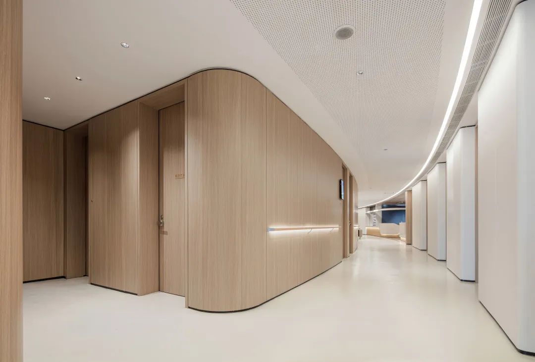 现代简约大气的前海人寿广州总医院门诊部装修设计方案(图7) 现代简约大气的前海人寿广州总医院门诊部装修设计方案(图7)