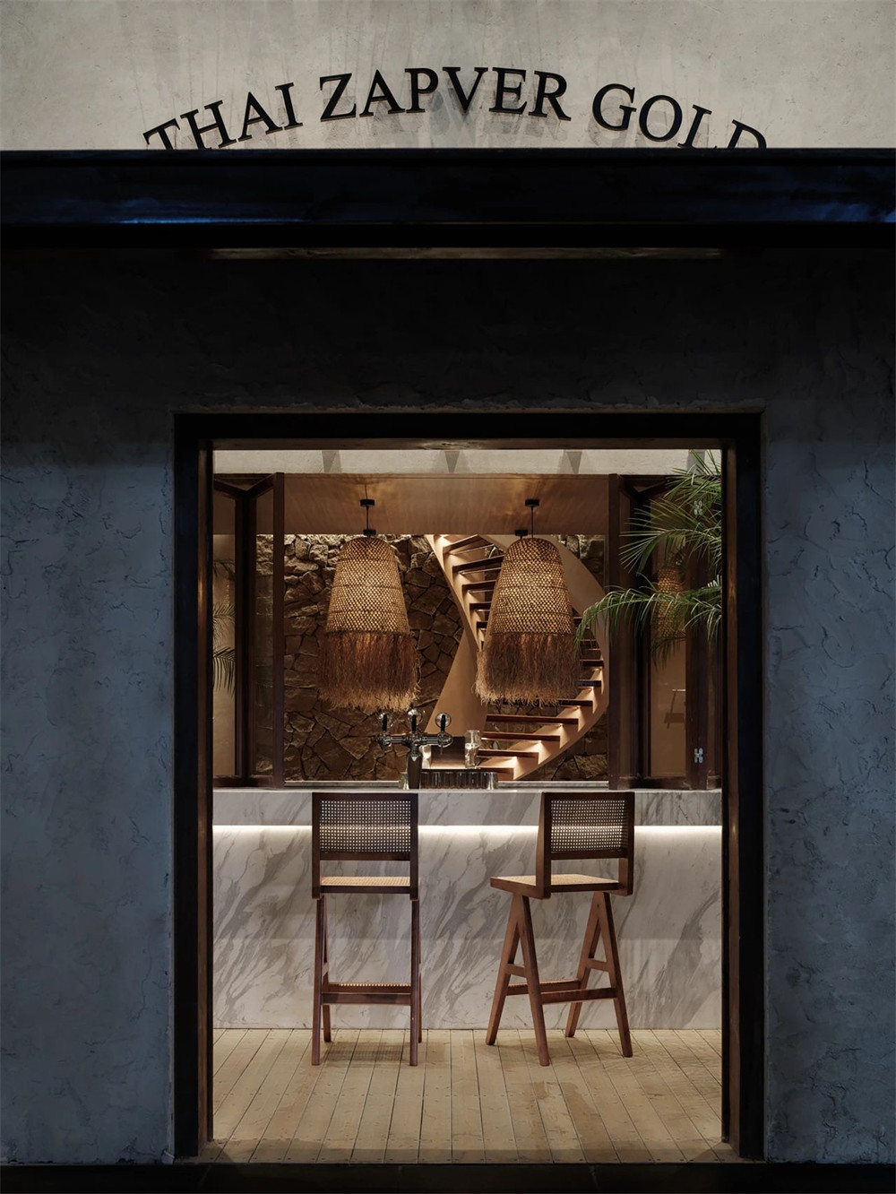 400㎡泰爽金泰式餐厅装修设计案例(图1) 400㎡泰爽金泰式餐厅装修设计案例(图1)