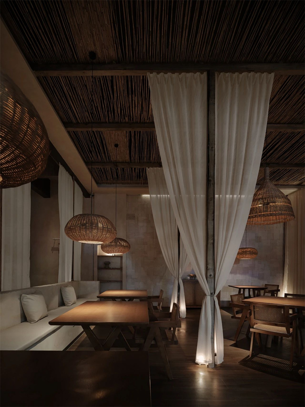 400㎡泰爽金泰式餐厅装修设计案例(图4) 400㎡泰爽金泰式餐厅装修设计案例(图4)