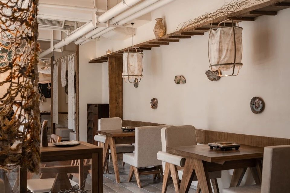 诧寂风与烟火气 诧与火特色餐厅装修设计案例(图6) 诧寂风与烟火气 诧与火特色餐厅装修设计案例(图6)