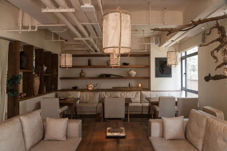 诧寂风与烟火气 诧与火特色餐厅装修设计案例(图8) 诧寂风与烟火气 诧与火特色餐厅装修设计案例(图8)