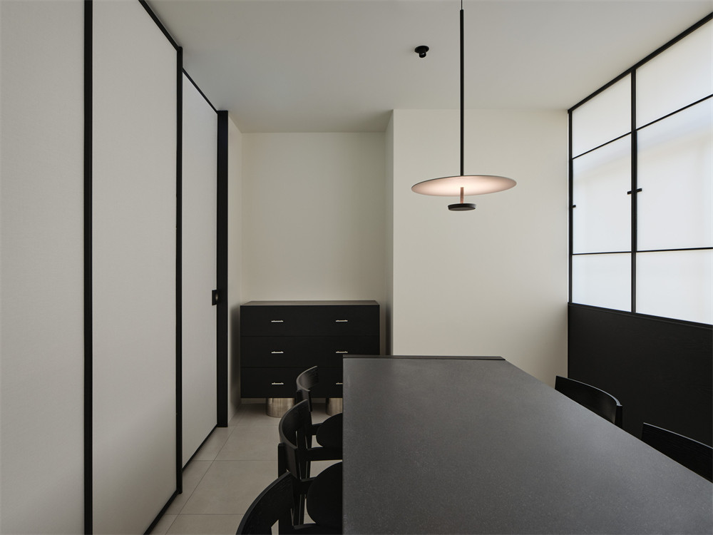 木炭与月亮 现代极简风韩式烤肉店装修设计方案(图8) 木炭与月亮 现代极简风韩式烤肉店装修设计方案(图8)